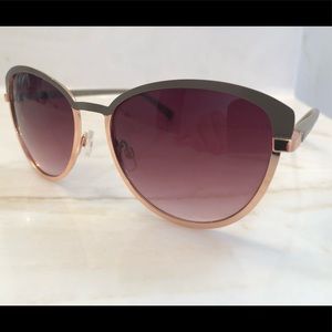 MAKE AN OFFER! Jessica Simpson sunglasses